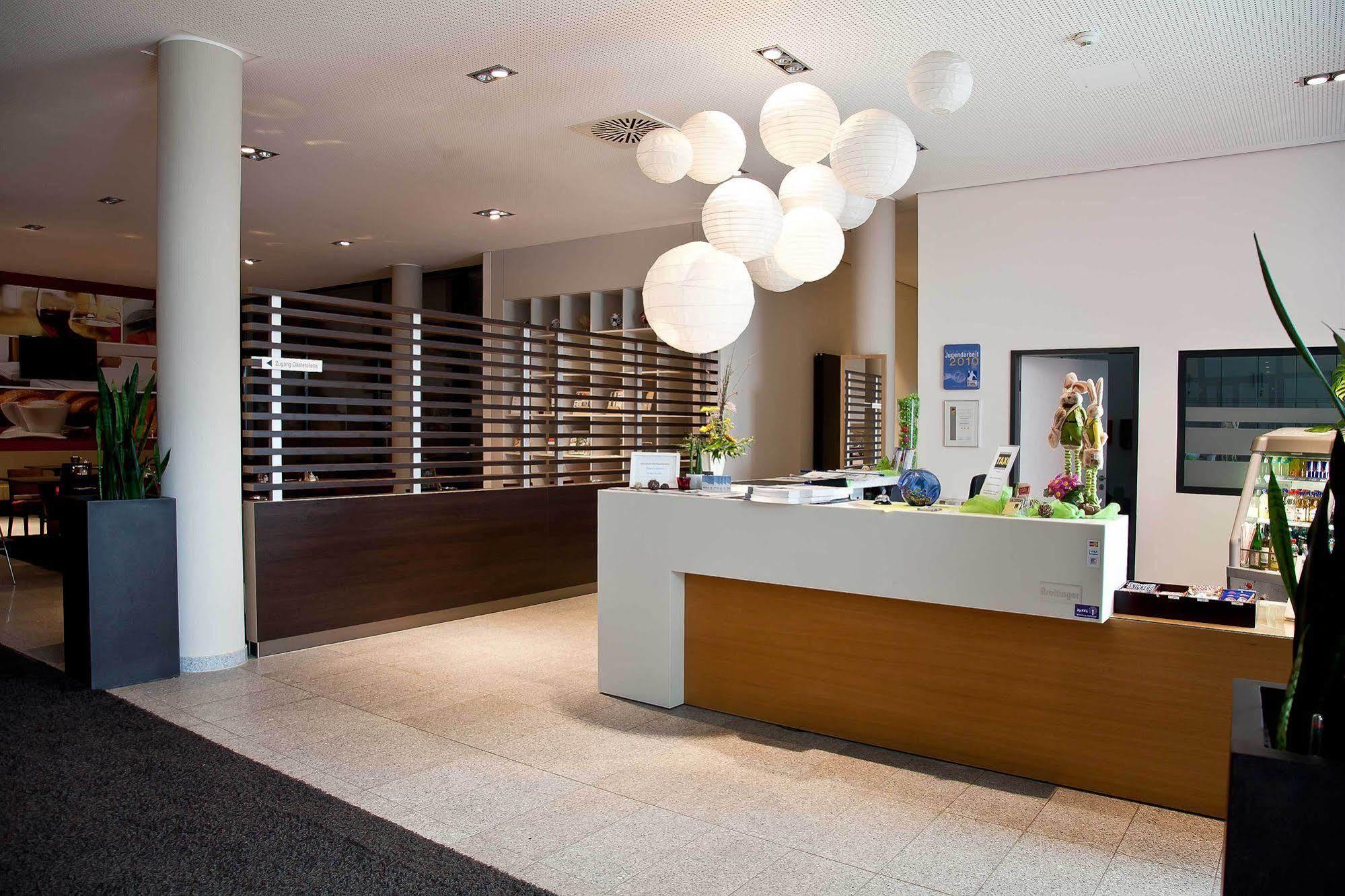 Business & Conference Sporthotel Großwallstadt Exterior foto